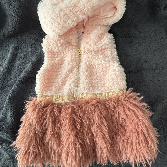 Little Lass Faux Fur Vest with Hood, Sequins , size 2T, EUC Adorable Stylish - Picture 1 of 10
